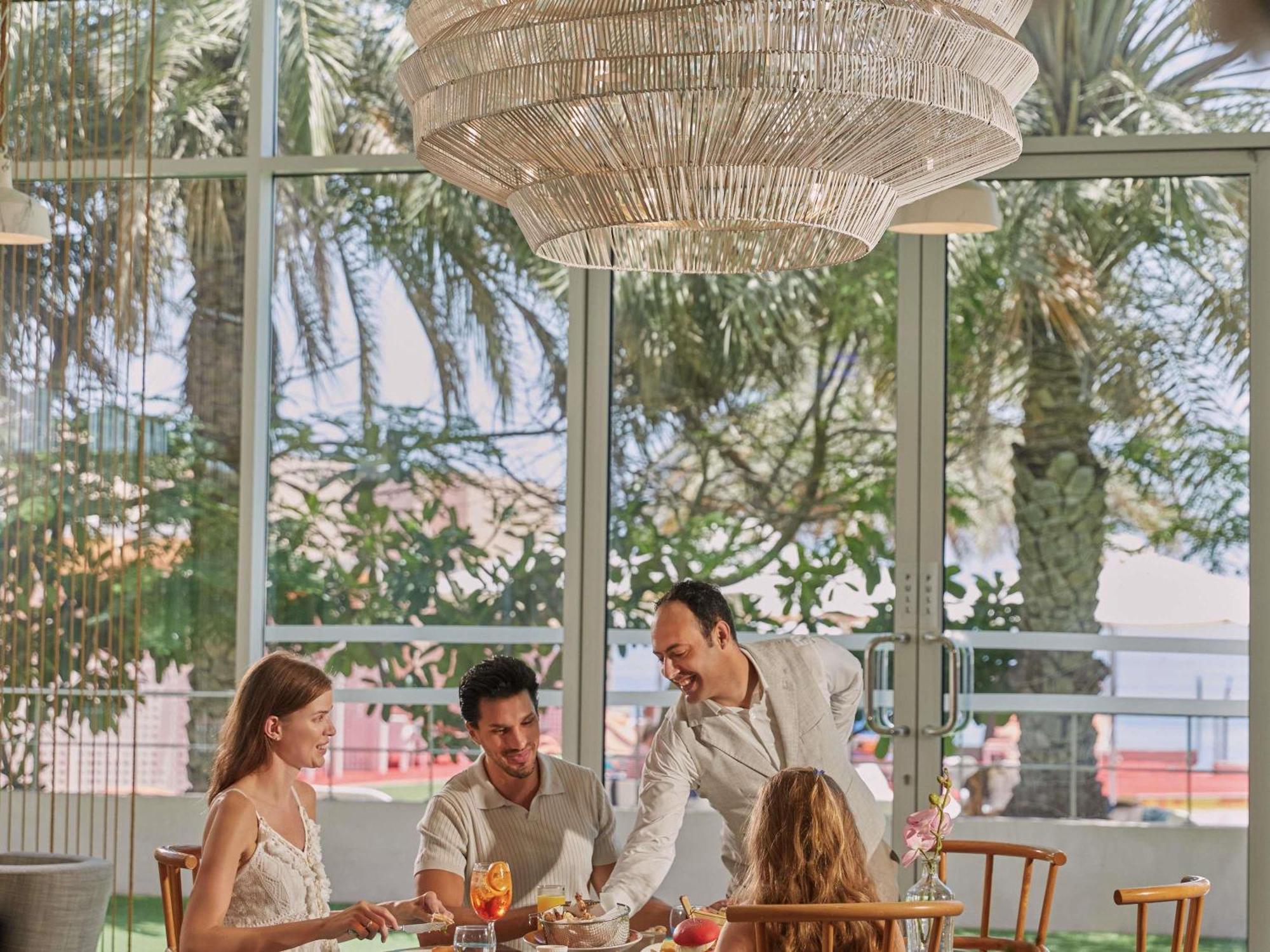 Resort Fairmont Beach 5*